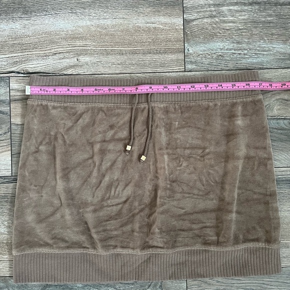Plush and Lush velour mini skirt - Picture 2 of 4